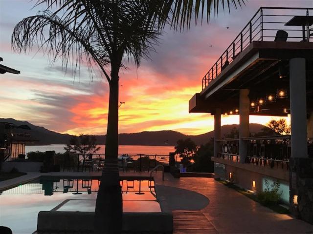 Hotel puesta del sol Valle de Bravo Esterno foto